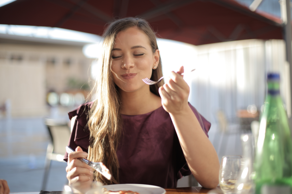 Can Mindful Eating and Macro Tracking Co-Exist?